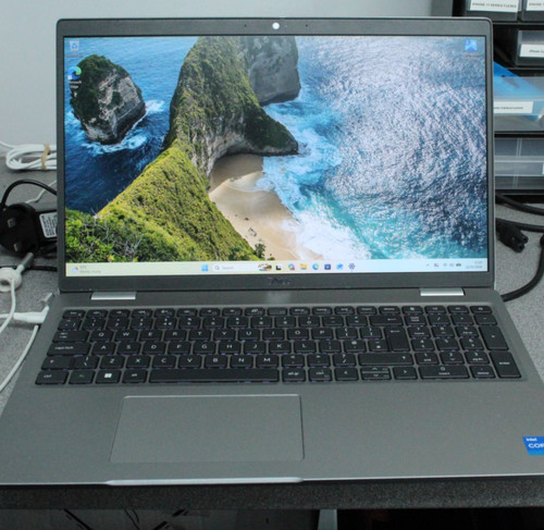 Dell latitude 5520 - dell, 15.6"
