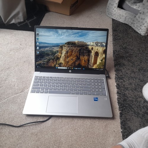 6in silver laptop intel - 15.6in,